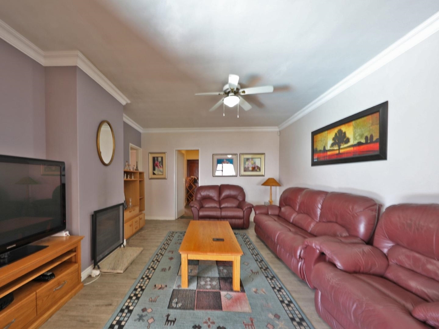 4 Bedroom Property for Sale in Plattekloof Western Cape